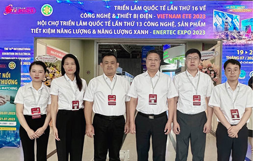 海阔天高 ，，，，，，，，“颐越”千里